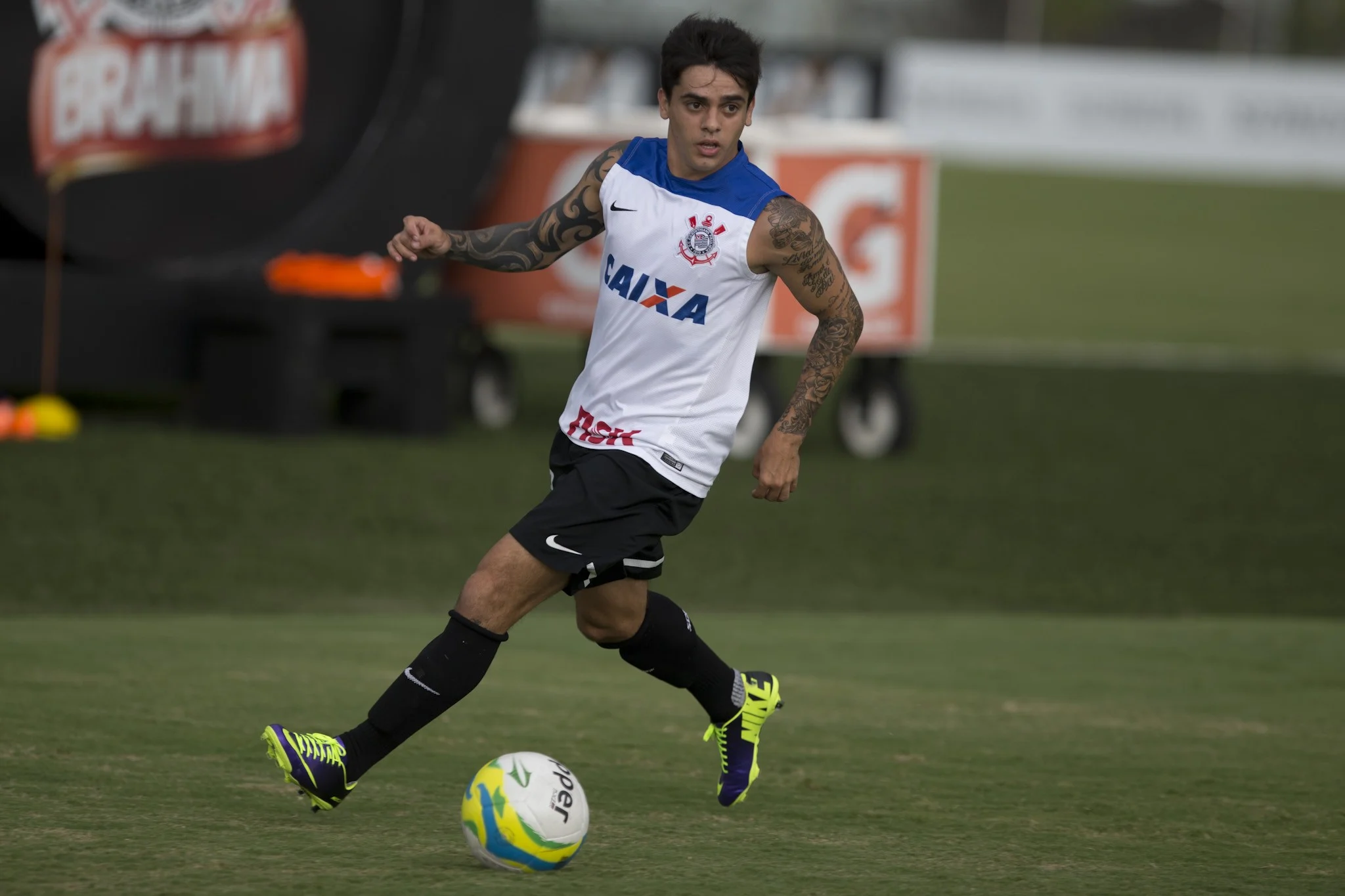 Lateral alerta o Corinthians para a irresponsabilidade do Goiás