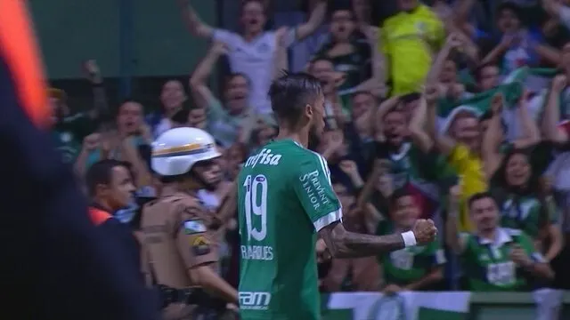 VÍDEO:  Gol de Rafael Marques, Coritiba 1 x 1 Palmeiras - Série A 12/08/2015