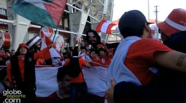 Teve Isso! Homenagens e agressões no Beira-Rio, trapalhadas e pancadas