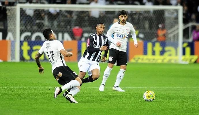 Corinthians fica no empate e aumenta má fase; Galo perde chance de virar 2º