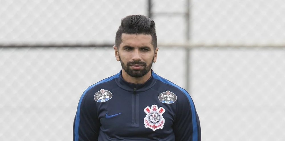 Sem Guilherme, Corinthians leva 23 jogadores para clássico no Morumbi