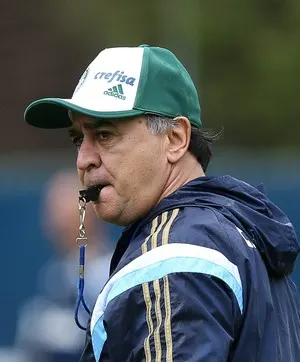 Invicta há quatro jogos, defesa do Palmeiras terá de ser reconstruída