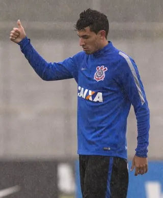 Pedro Henrique aprova estreia pelo Timão: 