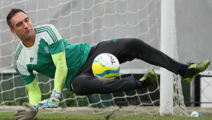 Fernando Prass volta a treinar no Verdão; Leandro é a ausência