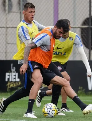 Vilson supera polêmica e deve jogar contra o Flamengo; veja provável time