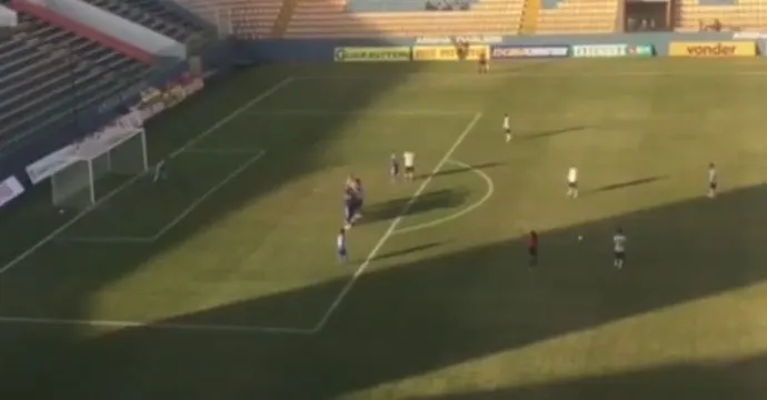 Joia do Corinthians, Oya faz hat-trick com dois de falta; veja vídeo