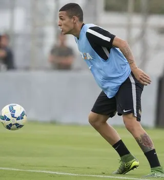 Da reserva ao título, Edilson e Arana mantêm posições no Corinthians