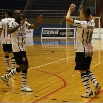 Corinthians goleia Taubaté e avança à semifinal da Liga Paulista de Futsal