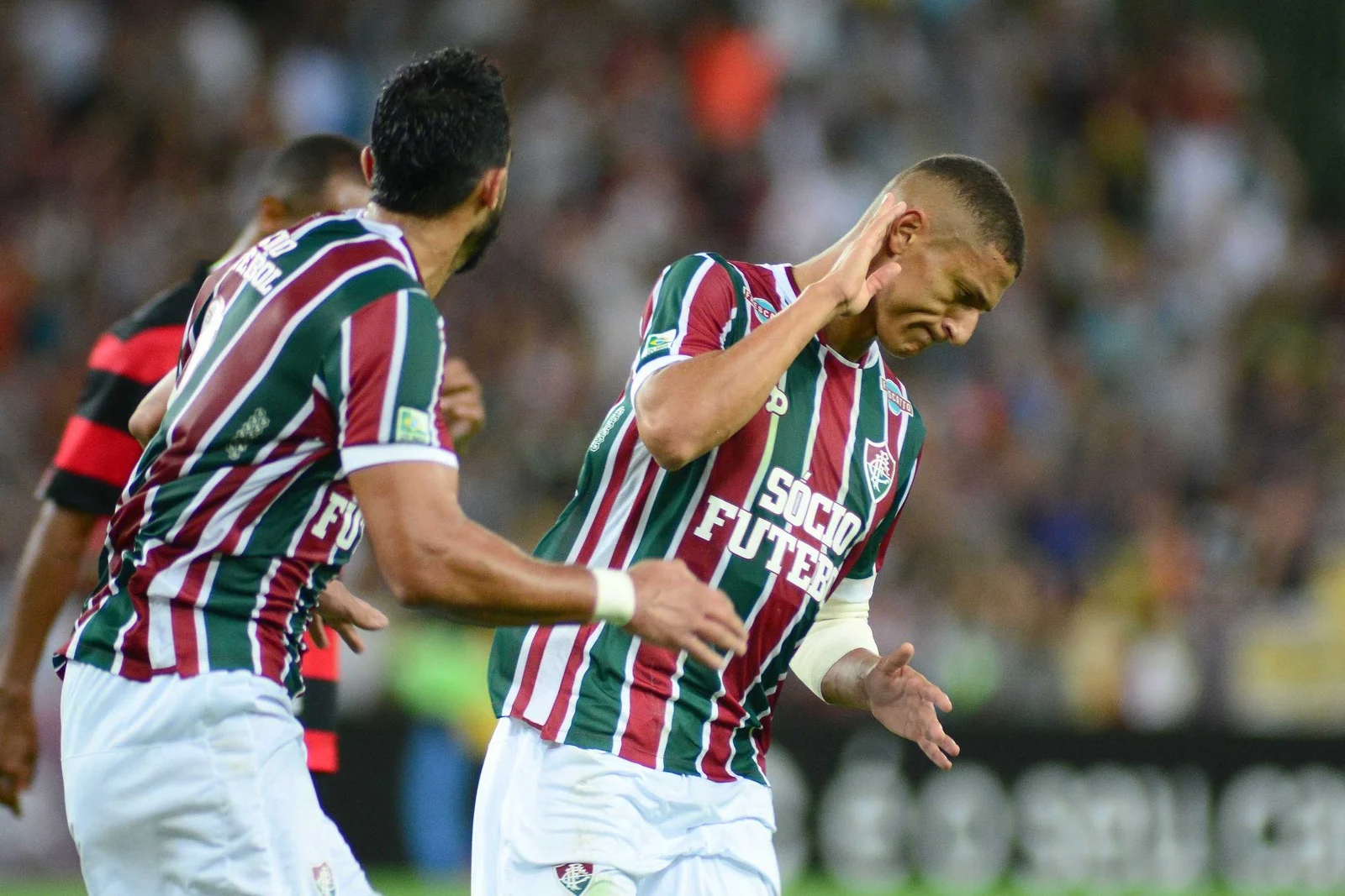 Com proposta do Palmeiras, Richarlison se recusa a viajar, mas Flu trava negócio