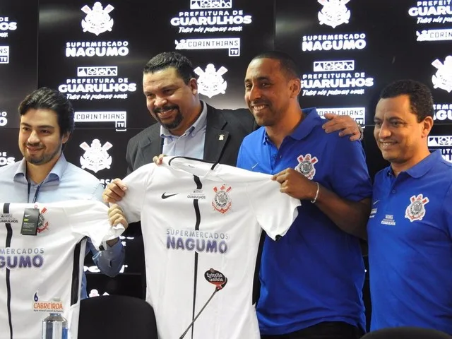 Serginho se emociona na apresentação do Corinthians e garante Sidão no elenco