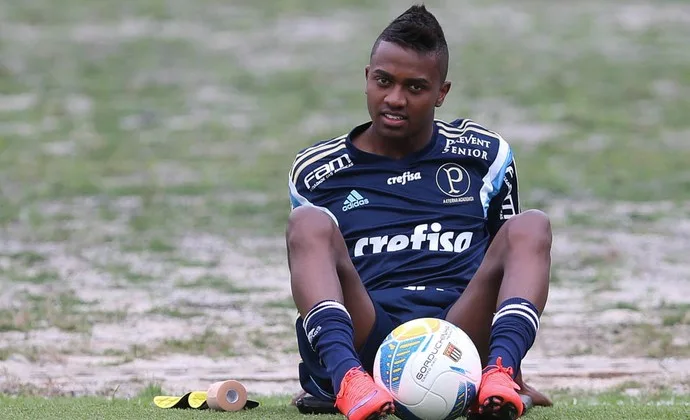 Palmeiras quer renovar o contrato de Kelvin junto ao FC Porto