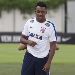 Corinthians perde o lateral Moisés para a partida contra a Caldense