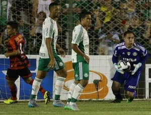 Desorganizado, Palmeiras sofre com pouca criação no ataque; veja análise