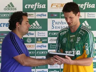 Palmeiras usa 'projeto Mundial' para seduzir reforços, que repetem discurso