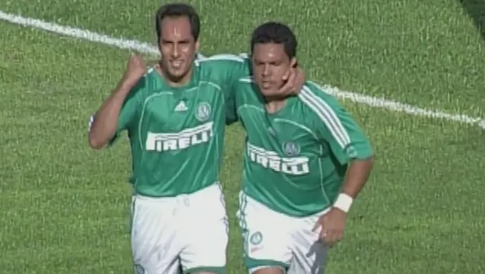 Na Memória: com show de Edmundo, Palmeiras vence o Flamengo em 2006