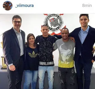 Após novela, Corinthians e promessa da base firmam contrato de cinco anos