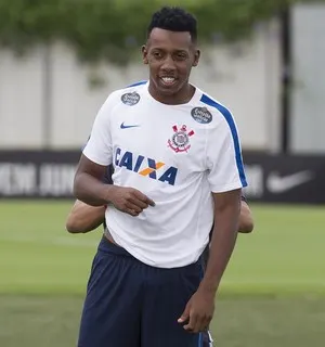 Moisés faz último jogo antes de ganhar a sombra de Arana no Corinthians