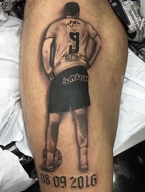 Tatuagem polêmica e falta de gols: Gustavo faz um mês de Corinthians