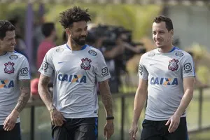 Corinthians monta time para enfrentar Atlético-PR; Guilherme é reserva