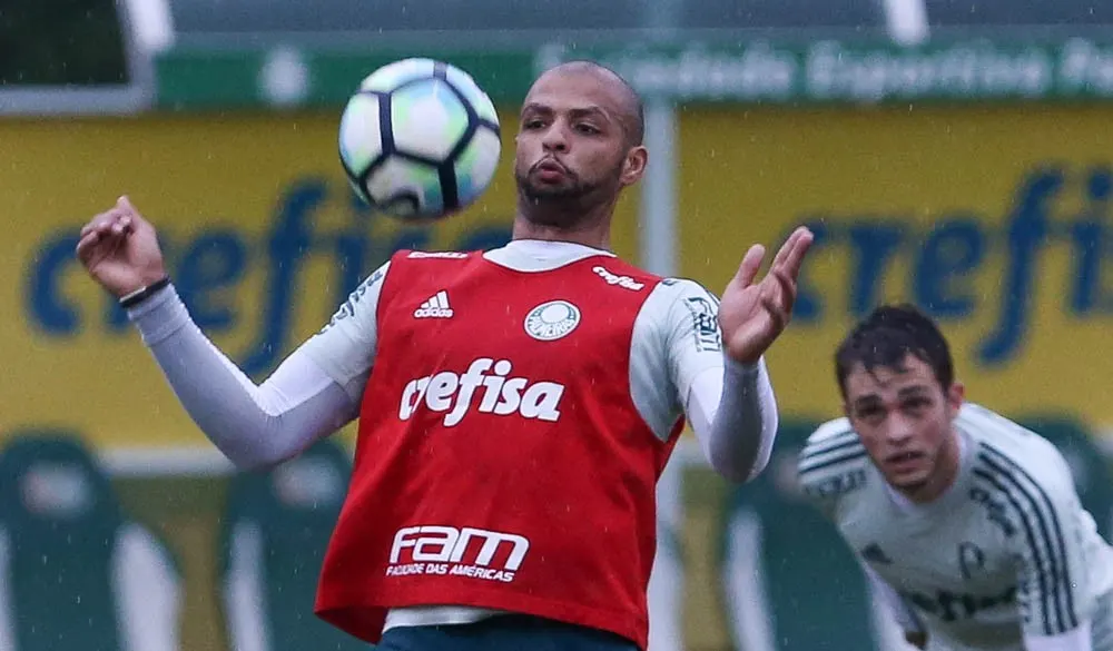 como Felipe Melo passou de referência a reserva no Palmeiras