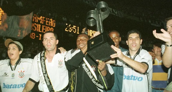 Na Memória: em final de três jogos, Corinthians levou a taça. Galo foi vice