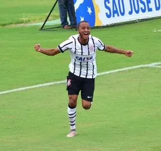 Corinthians empresta à Chapecoense o zagueiro Rafael Castro, do sub-20