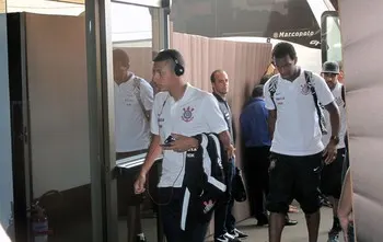 Ralf desfalca o Corinthians mais uma vez; Cássio viaja para manter o ritmo