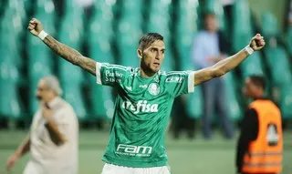 Atuações: Henrique Almeida brilha no Coritiba; Egídio vai mal no Palmeiras