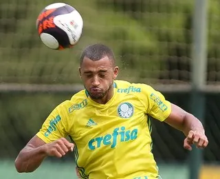 Com defesa do Palmeiras em alta, Vitor Hugo reencontra o Dérbi