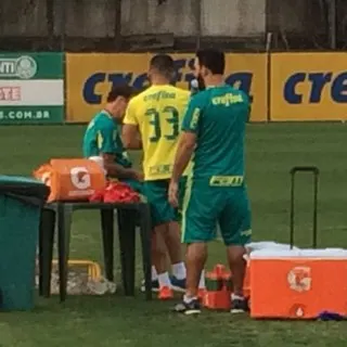 Gabriel Jesus segue como dúvida e faz atividade à parte