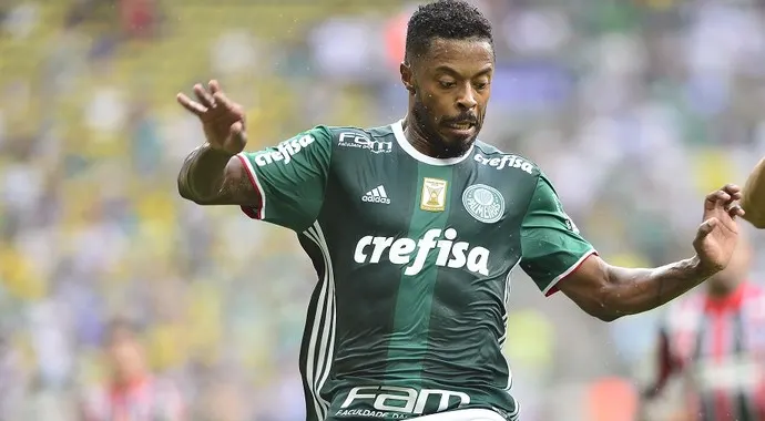 Michel Bastos admite queda em 2016, mas vê críticas injustas: 