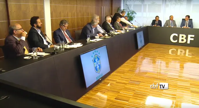 Presidente da Conmebol se reúne com representantes de clubes na CBF