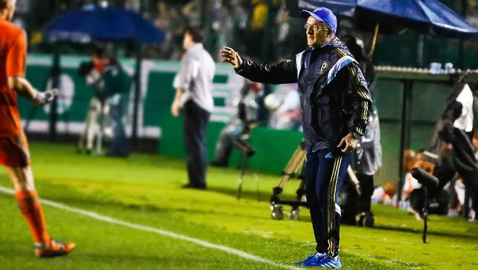 Dorival poupa Valdivia, vê Palmeiras melhor e pede mais regularidade