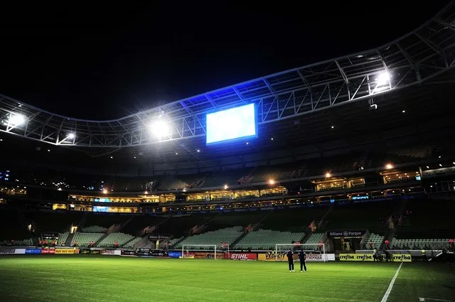 Derrota cria decisão ao Palmeiras, e risco de portões fechados passa a preocupar