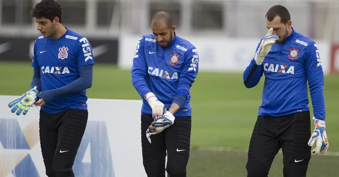 Corinthians não abre mão de Walter e projeta 2015 com três goleiros