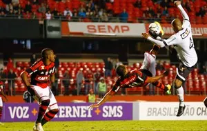 [OFF] Fla lidera posse, mas precisa de 48 minutos com a bola para fazer gol