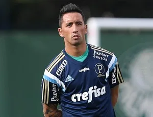 Dudu faz doação, e Lucas Barrios recebe advertência no STJD