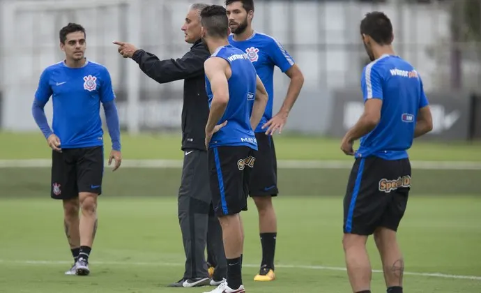 Melhor campanha e melhor defesa: por que o Corinthians não toma gols?