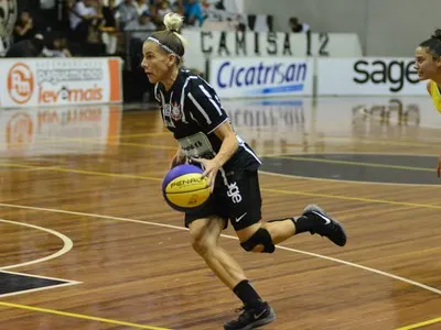 Corinthians/Americana mira estreia na LBF; 