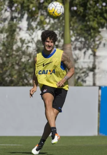 Jornal: Pato está na Espanha para assinar contrato com o Villarreal