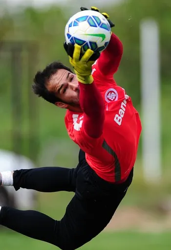 Central do Mercado: Alisson fazendo as malas; Fla-Flu quente por Henrique