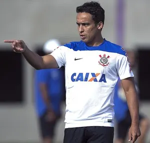 Fora do clássico, Jadson vira alvo de brincadeiras dos companheiros