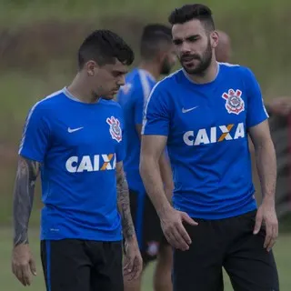 Cristóvão diminui rodízio, e Timão confia em dupla de capitães