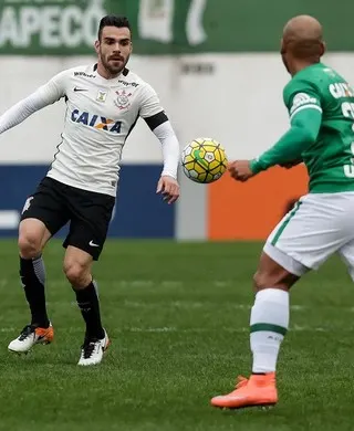 Capitão em três respostas: Bruno Henrique resume função no Timão