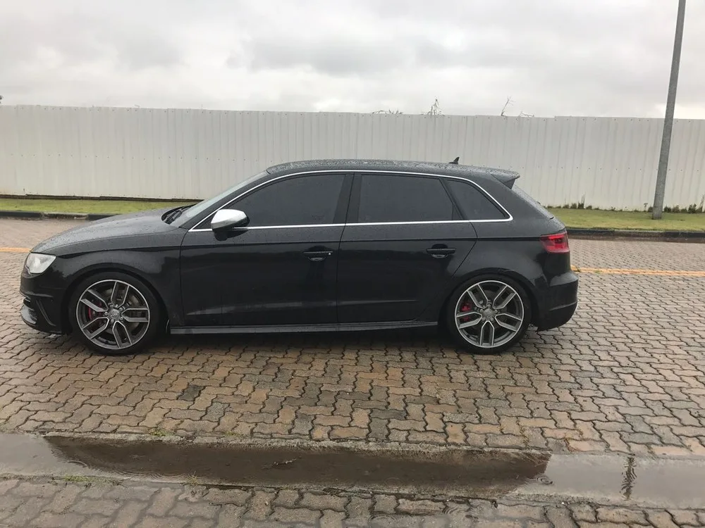 Chuva alaga entrada do CT do Corinthians; carro de Jadson quebra