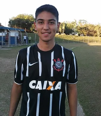 Fabrício Oya se espelha em Renato Augusto para crescer no Corinthians