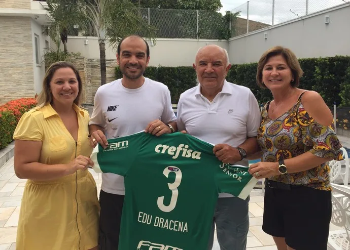 Família de Edu Dracena celebra nova fase e torce por sucesso no Palmeiras