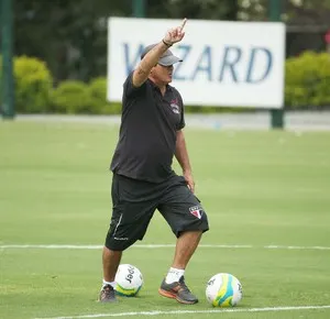 Muricy Ramalho lamenta ausência de Pato e Jadson: “Ruim para o futebol”