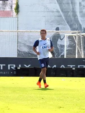 Evolução e treino com bola: Jadson completa uma semana de Corinthians