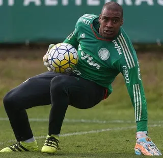 Com média de Prass, Jailson mita no Cartola e dá segurança ao Palmeiras